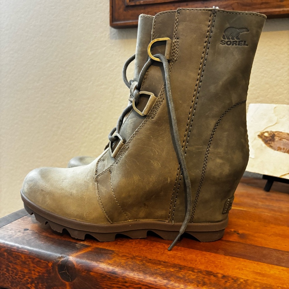 Sorel Women's Khaki Lace-Up Boots - Picture 3 of 6